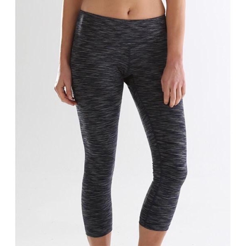 Lululemon Wunder Under Crop High Rise Leggings Black White Space‎ Dye Size 6